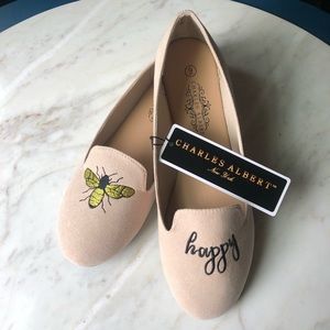 NWT Bee Happy flats size 9 Charles Albert Tan